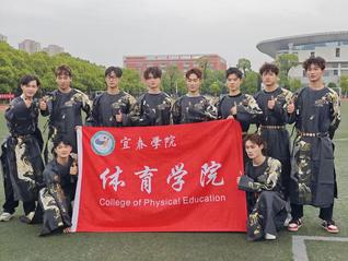 以蹴鞠传古韵&nbsp;以绿茵促交流&nbsp;宜...