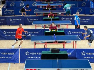 喜报！校领导省运会乒乓球赛场摘...